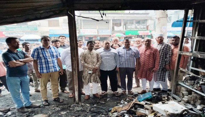 অগ্নিকান্ডে ক্ষতিগ্রস্ত সহযোগিতার আশ্বাস সুনামগঞ্জ চেম্বার নেতৃবৃন্দের