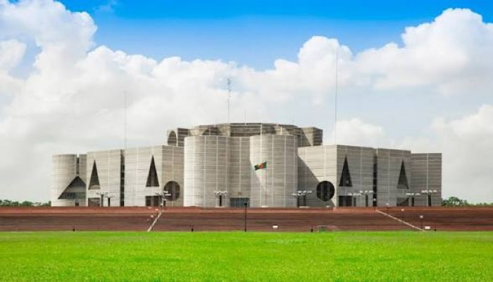 সরকারি চাকরিতে প্রবেশে বয়সসীমা ৩২ করে সংসদে বিল পাস