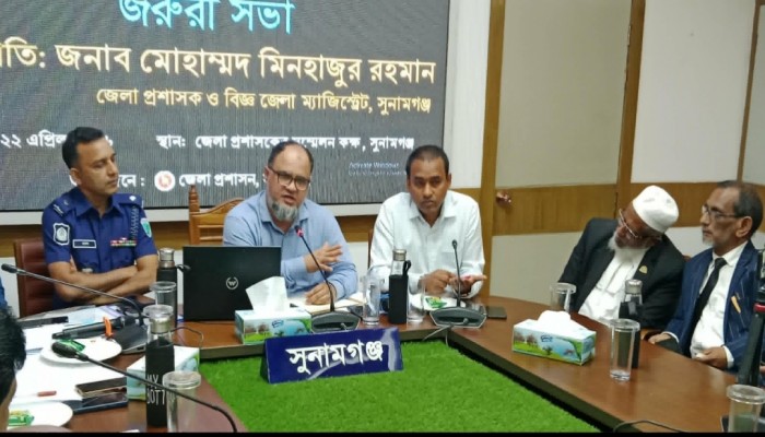 ফসলরক্ষা বাঁধের কাজ নিয়ে ক্ষোভ