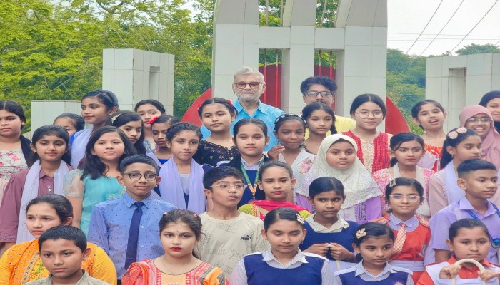 শিশুদের জ্ঞান-বিজ্ঞানে আলোকিত মানুষ হিসেবে গড়ে তুলতে হবে