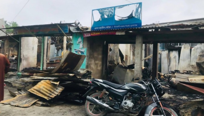 দিরাইয়ে ৬ দোকান পুড়ে ছাই