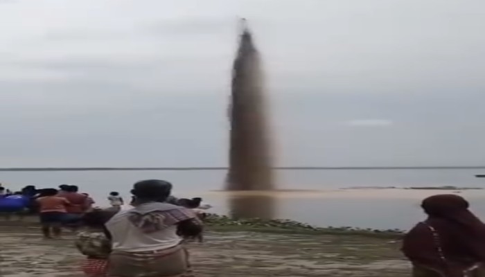 ডুবে থাকা হাওরের নলকূপ থেকে উঠছে গ্যাস