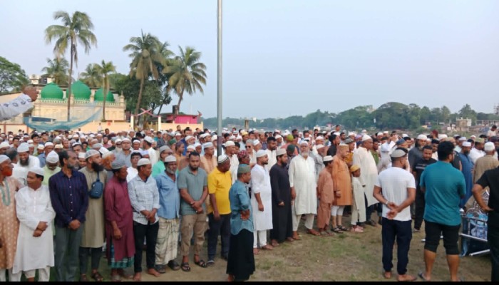সুরমা ইউনিয়নের চেয়ারম্যান আমির হোসেন রেজার দাফন সম্পন্ন