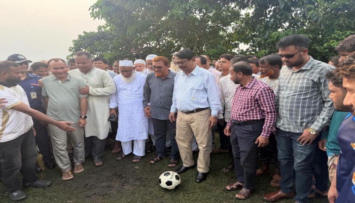 আমবাড়িতে ফুটবল টুর্নামেন্ট উদ্বোধন