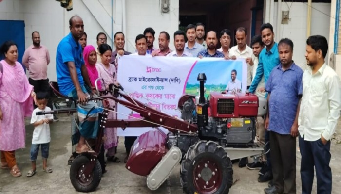 ছাতকে কৃষকদের মাঝে পাওয়ার টিলার বিতরণ