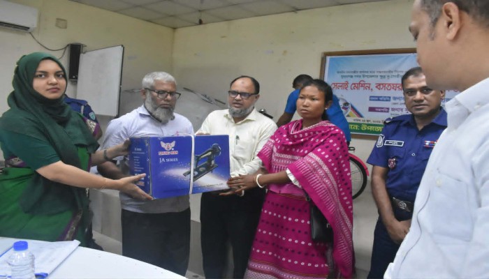 সেলাই মেশিন, বাইসাইকেল, ঘর ও শিক্ষা সহায়তা পেলেন ক্ষুদ্র নৃ-গোষ্ঠীর সদস্যরা