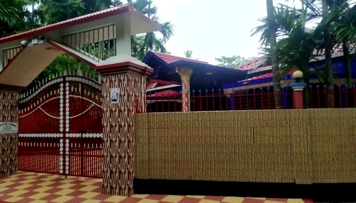 প্রবাসীর বিরুদ্ধে বাড়ি থেকে ভাই-বোনদের তাড়িয়ে দেয়ার অভিযোগ