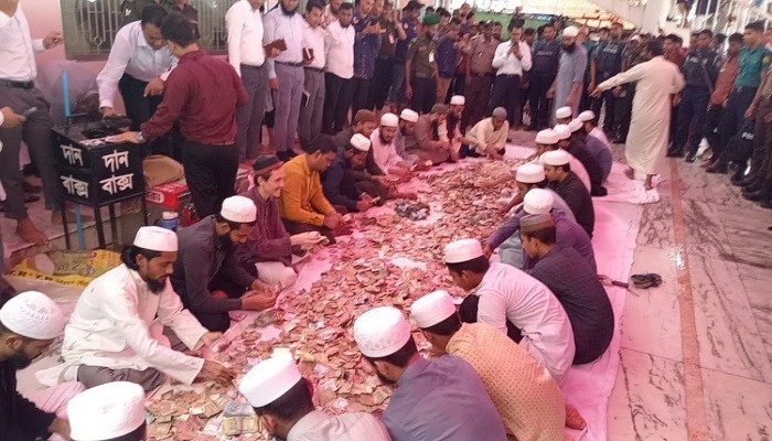এবার ১৮ দিনেই শাহজালাল মাজারের দানবাক্সে মিলল ৪৭ লক্ষাধিক টাকা