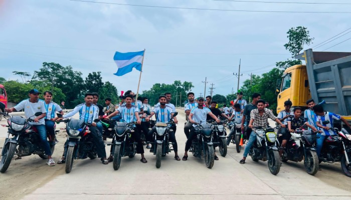 শান্তিগঞ্জে আর্জেন্টিনা সমর্থকদের বর্ণাঢ্য শোভাযাত্রা