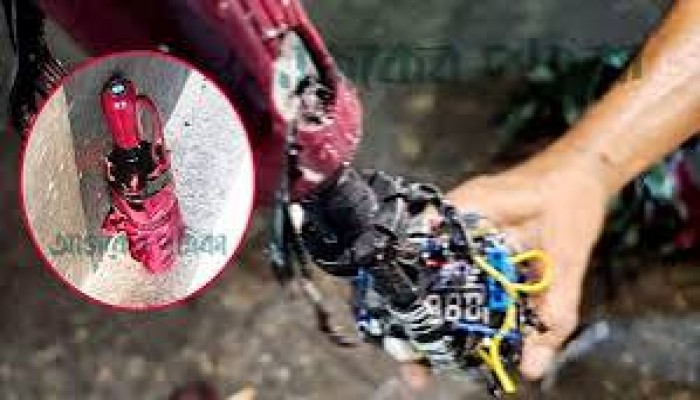 শক্তিশালী ‘পাইপ বোমার’ পাশ দিয়েই গেছে রথযাত্রা
