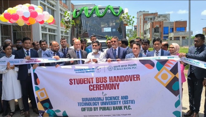 শিক্ষার্থীদের যাতায়াতে স্বস্তি, সুবিপ্রবিকে নতুন বাস উপহার দিল পূবালী ব্যাংক