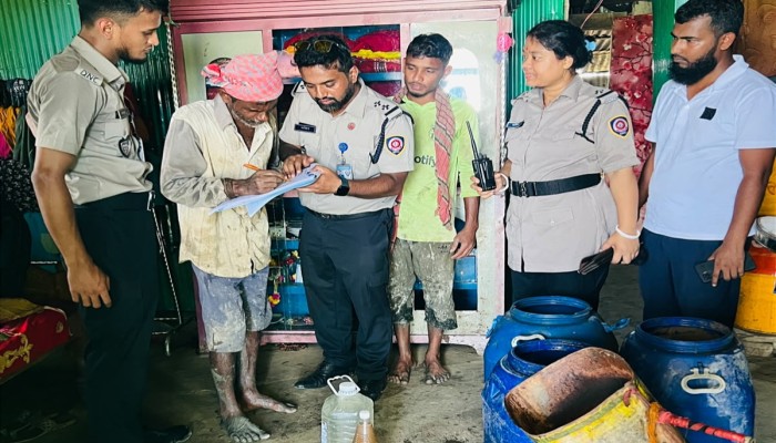 শাল্লায় ৬০০ লিটার ওয়াস ও চোলাইমদ উদ্ধার
