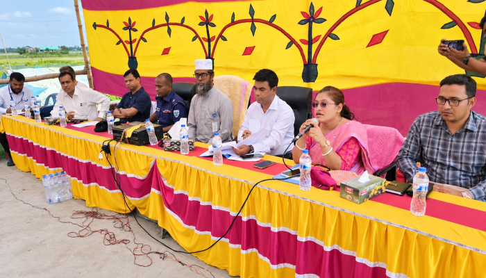 চলন্ত নৌযান থেকে বিআইডব্লিউটিএ’র নামে টোল-ট্যাক্স আদায় করা যাবে না : অতিরিক্ত পরিচালক