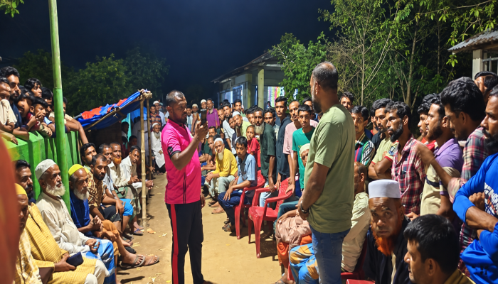 মাদরাসা নিয়ে বর্মাউত্তর গ্রামবাসীকে অবরুদ্ধ: এলাকায় গিয়ে গ্রামবাসীকে মুক্তভাবে চলার আহ্বান জানালেন বিএনপি নেতা সেলিম