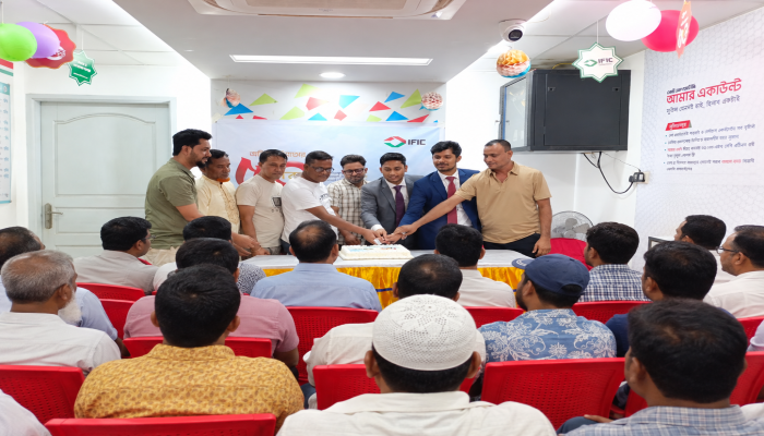 ‎আইএফআইসি ব্যাংকের সুবর্ণজয়ন্তী উদযাপন সাচনা বাজার উপশাখায়