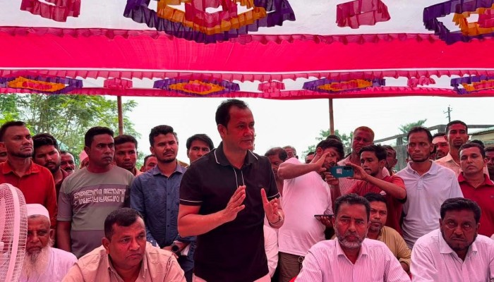 তাহিরপুরের পাঁচ গ্রামে শান্তি ফেরালেন এমপি কামরুল