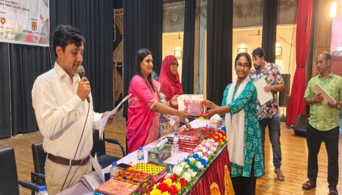 নজরুল বর্ষ উপলক্ষে সাংস্কৃতিক প্রতিযোগিতা, জেলা পর্যায়ে বিজয়ীদের মধ্যে পুরস্কার বিতরণ